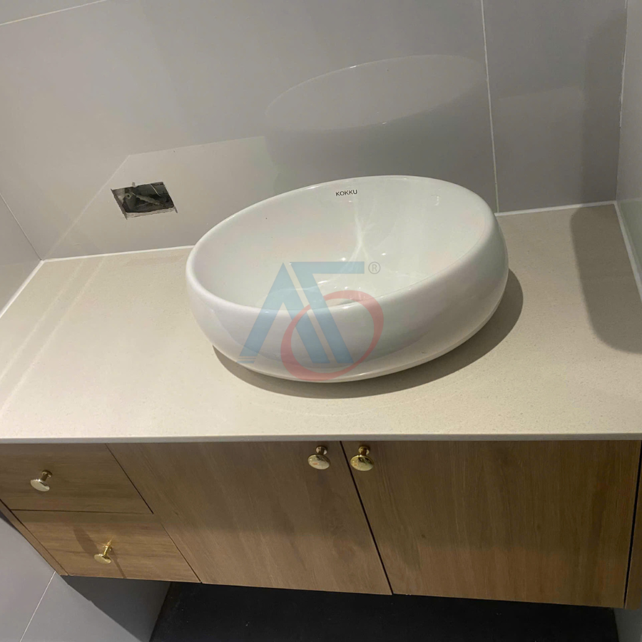 mua_lavabo_đá_solid_surface_đẹp_cho_nhà_tắm_nhỏ